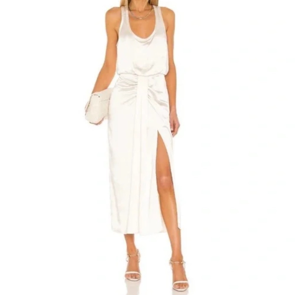 L'Academie White Label with Black Script